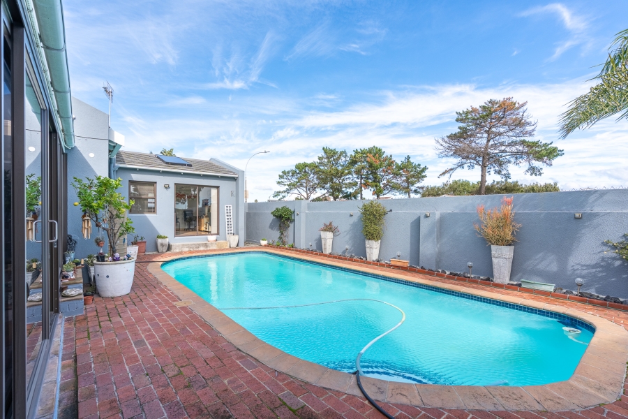 4 Bedroom Property for Sale in Edgemead Western Cape